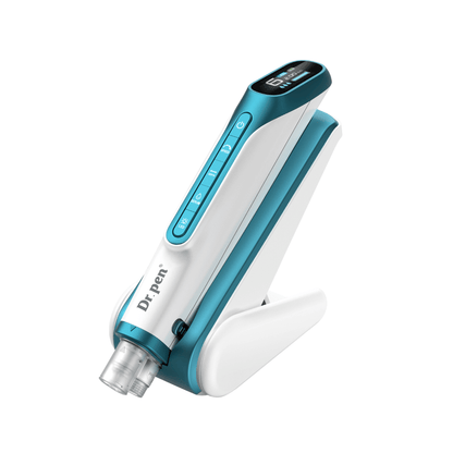 Dr. Pen H6 microneedlingpenna placerad i tillhörande ställ.