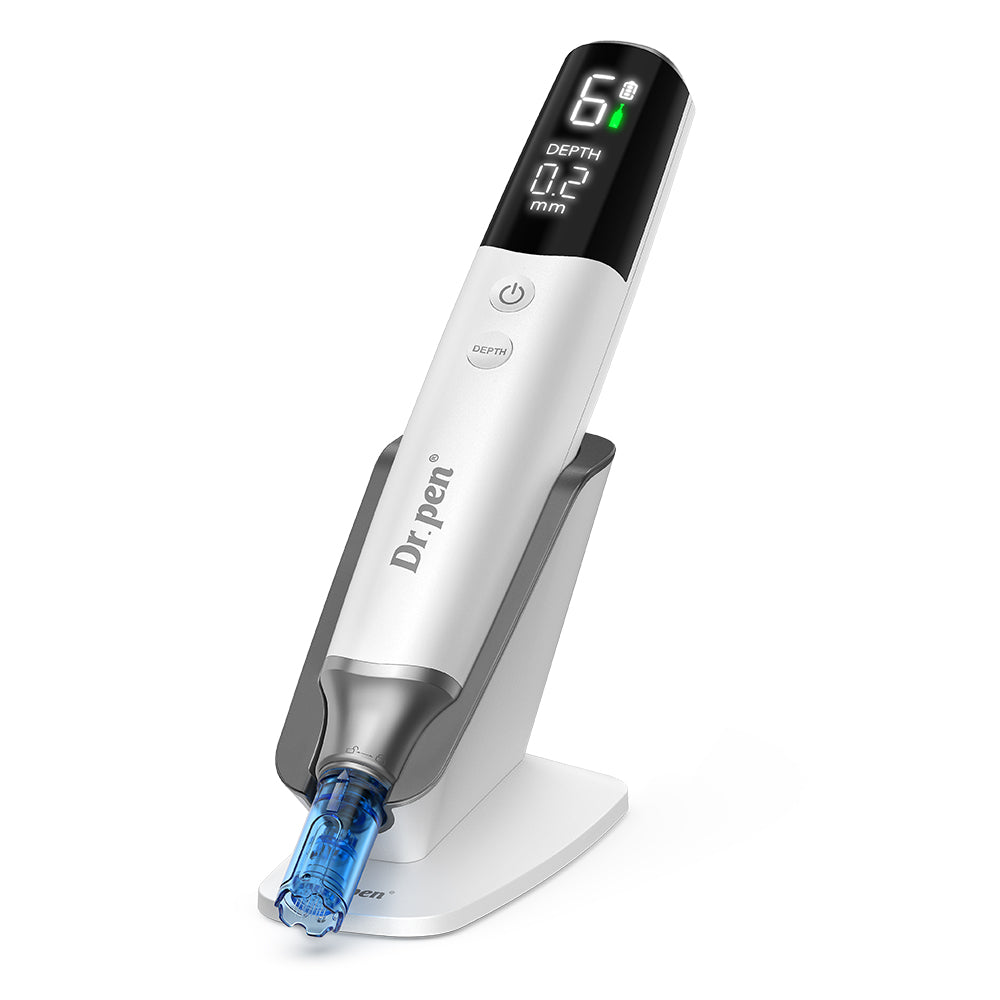 Dr. Pen M9 microneedling-penna med digital display, justerbart nåldjup och nålpatron för professionell microneedling hemma och på klinik.